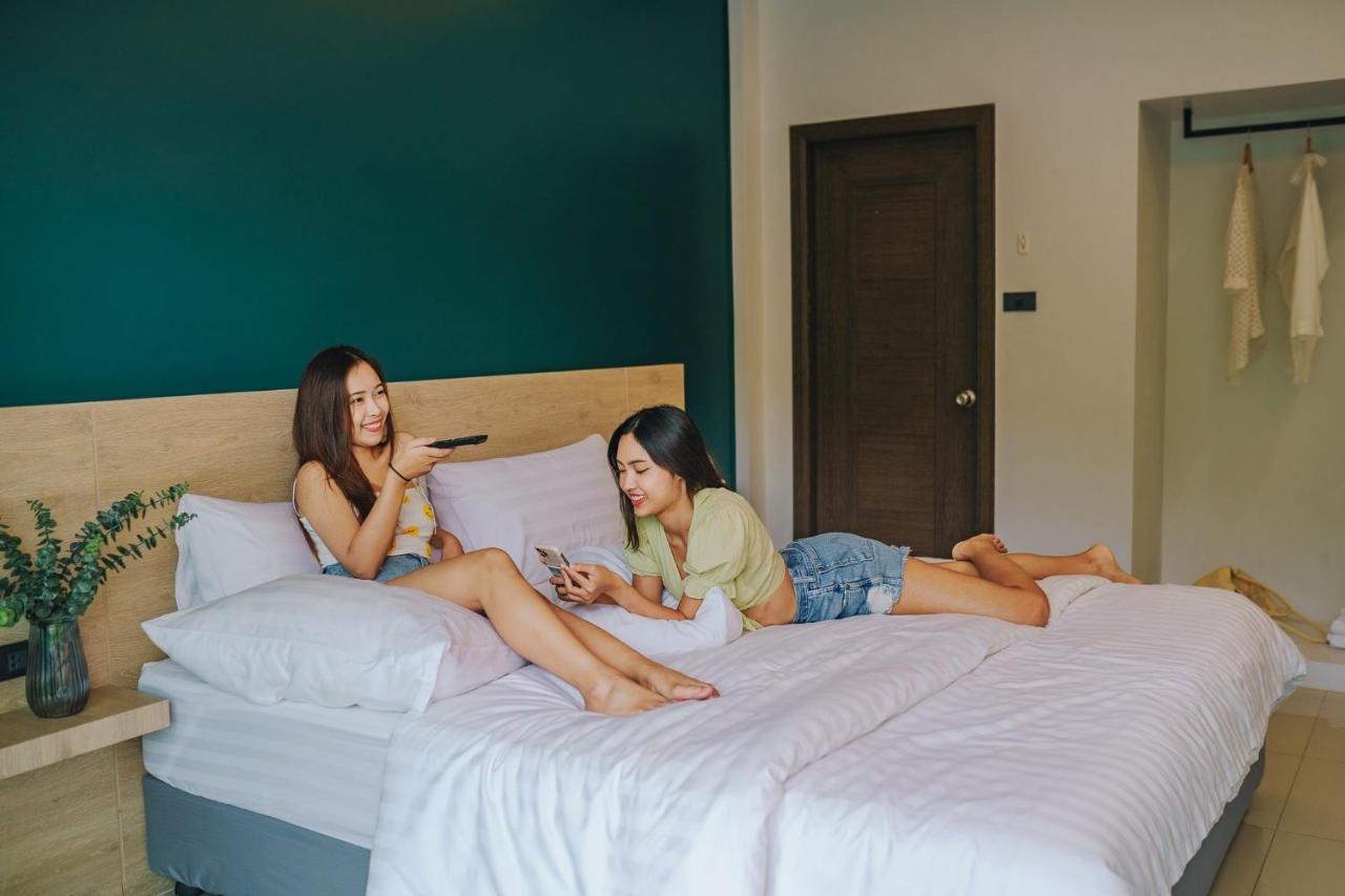 ทอลล์ ทรี กะตะ ภูเก็ต Hostel หาดกะตะ ภายนอก รูปภาพ